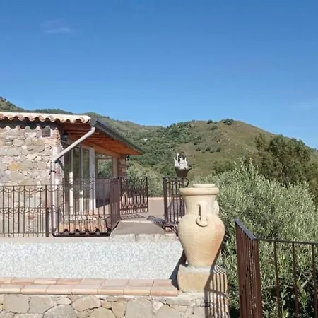 Holiday home With Pool Near Mt Etna *